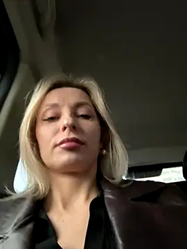 Diamond Bunny  online show from January 2026 01:57:01 PM