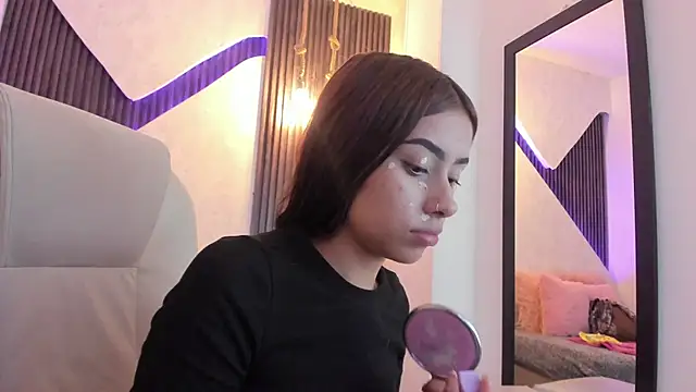 laurin clauz  online show from December 2024 03:42:02 PM