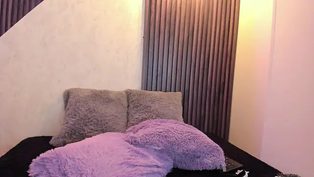 laurin clauz  online show from February 2025 06:44:01 PM