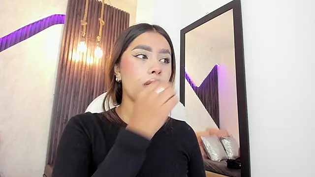 laurin clauz  online show from October 2025 03:53:01 PM