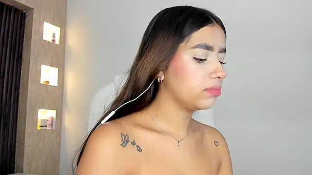 laurin clauz  online show from October 2025 03:52:01 PM