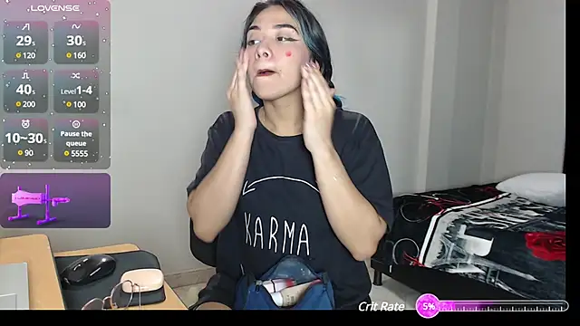 Lune Claire online show from February 2025 12:18:02 PM