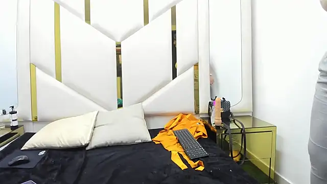 Snapshot of Criistaal_ chatting on December 2024 07:24:02 AM Criistaal  online show from December 2024 07:24:02 AM