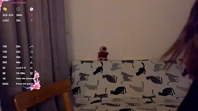 EvaBradley online show from December 2025 07:21:01 PM