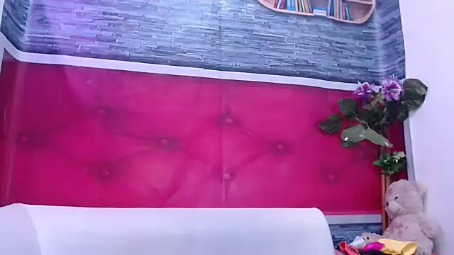 Snapshot of ReiLyMalkova chatting on December 2024 01:56:02 PM ReiLyMalkova online show from December 2024 01:56:02 PM