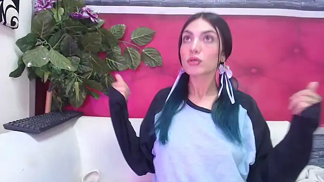 Snapshot of ReiLyMalkova chatting on March 2025 01:51:01 PM ReiLyMalkova online show from March 2025 01:51:01 PM