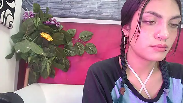 Snapshot of ReiLyMalkova chatting on March 2025 10:15:02 AM ReiLyMalkova online show from March 2025 10:15:02 AM