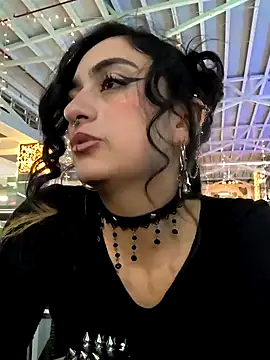 Snapshot of Lila_Desiree chatting on December 2024 11:47:01 PM Lila Desiree online show from December 2024 11:47:01 PM
