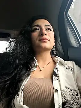 Lila Desiree online show from October 2025 06:36:01 PM