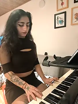 Lila Desiree online show from November 2025 11:21:02 PM