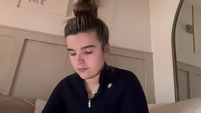 maisiesmithx online show from November 2025 07:34:02 PM