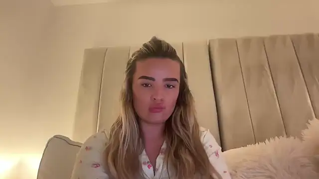Snapshot of maisiesmithx chatting on June 2026 10:38:02 PM maisiesmithx online show from June 2026 10:38:02 PM