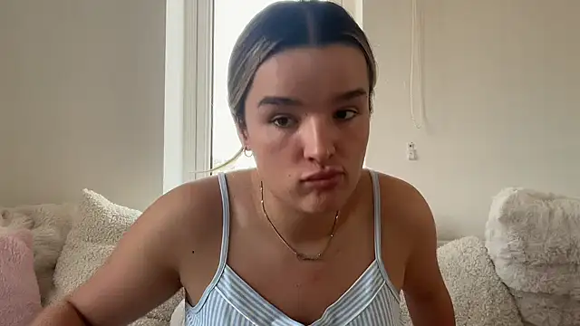 maisiesmithx online show from July 2026 05:17:02 PM
