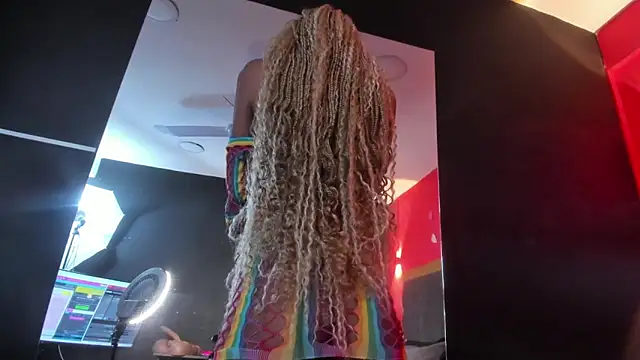 YayaHilton online show from April 2026 05:03:01 AM