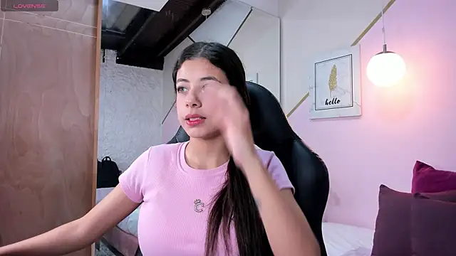 coraltaylor online show from December 2024 10:42:02 PM