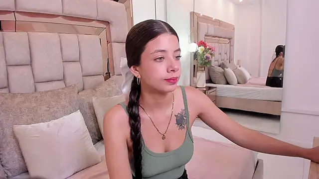 coraltaylor online show from October 2025 03:10:01 PM