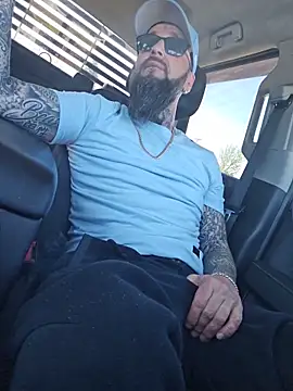 Snapshot of Beardedtattood chatting on May 2026 02:35:01 PM Beardedtattood online show from May 2026 02:35:01 PM