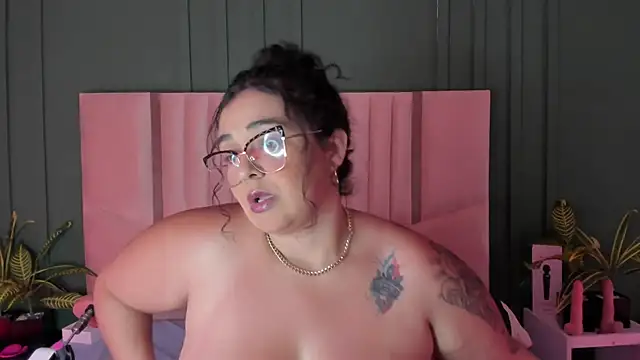 Reginavegaa online show from March 2025 05:18:01 PM