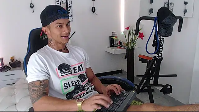 Leonard Price online show from March 2025 03:31:01 PM