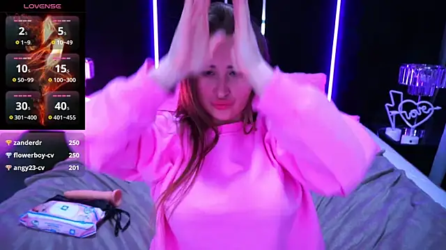 GentleAdellee online show from February 2025 01:33:02 PM