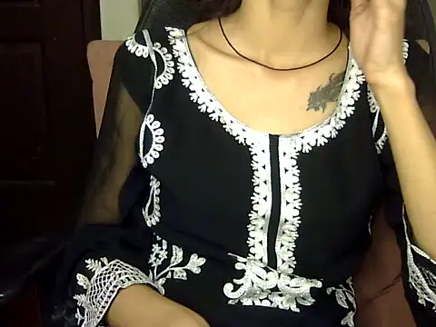 Snapshot of MAAYRA_09 chatting on January 2025 08:43:01 PM MAAYRA 09 online show from January 2025 08:43:01 PM