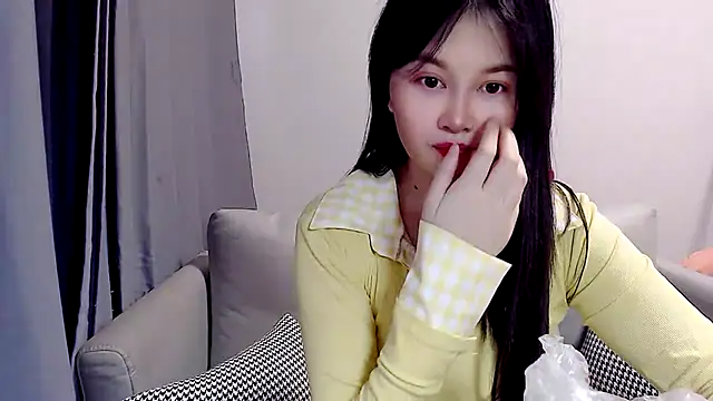 Snapshot of Little-sweet chatting on January 2025 01:50:01 AM Little-sweet online show from January 2025 01:50:01 AM