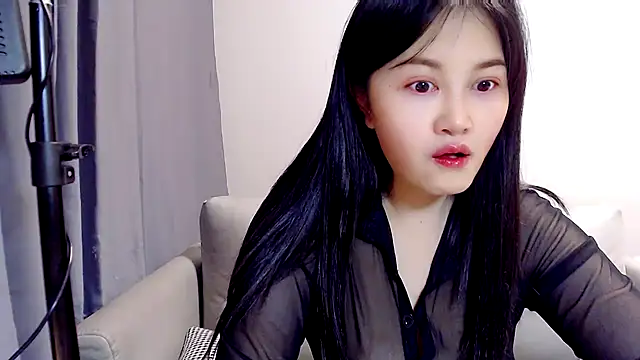 Snapshot of Little-sweet chatting on January 2025 01:03:01 AM Little-sweet online show from January 2025 01:03:01 AM