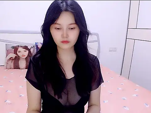 Snapshot of Little-sweet chatting on September 2025 02:28:02 PM Little-sweet online show from September 2025 02:28:02 PM