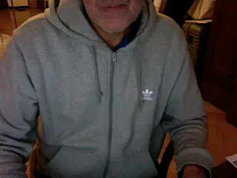 Snapshot of Traumsommer2 chatting on December 2024 05:11:01 PM Traumsommer2 online show from December 2024 05:11:01 PM