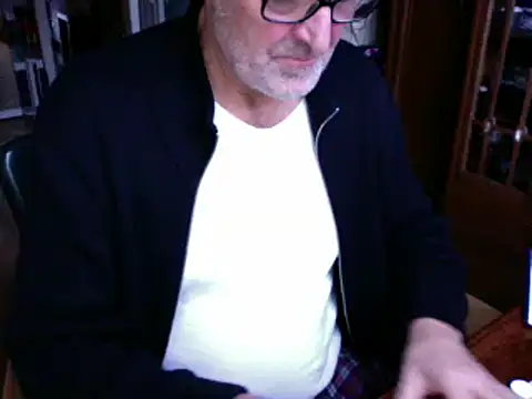 Snapshot of Traumsommer2 chatting on December 2024 08:33:02 AM Traumsommer2 online show from December 2024 08:33:02 AM