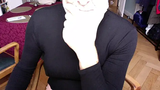 Snapshot of Traumsommer2 chatting on January 2025 11:22:02 AM Traumsommer2 online show from January 2025 11:22:02 AM