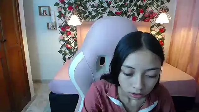 Snapshot of NathaliaSweet_11 chatting on January 2025 05:20:01 PM NathaliaSweet 11 online show from January 2025 05:20:01 PM