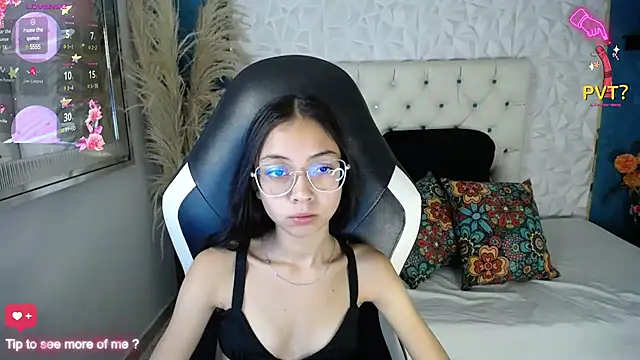 Snapshot of NathaliaSweet_11 chatting on January 2025 01:42:01 PM NathaliaSweet 11 online show from January 2025 01:42:01 PM