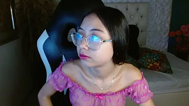 Snapshot of NathaliaSweet_11 chatting on September 2025 01:45:02 PM NathaliaSweet 11 online show from September 2025 01:45:02 PM