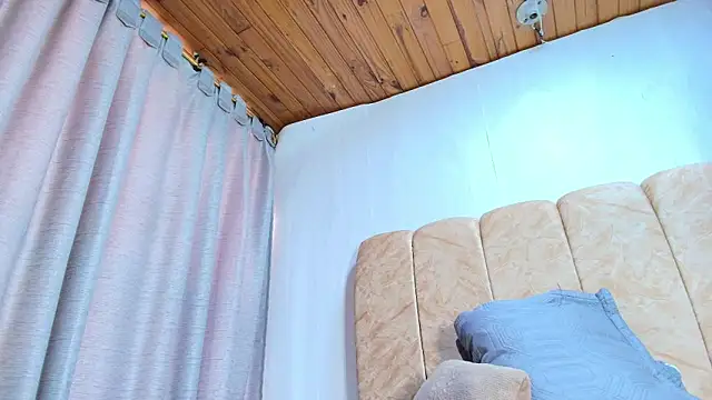 Naia x online show from March 2026 09:42:01 PM