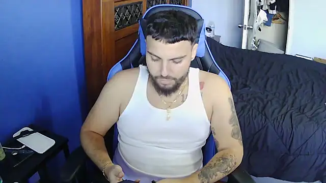 Snapshot of MasterKvn chatting on March 2025 09:54:02 PM MasterKvn online show from March 2025 09:54:02 PM