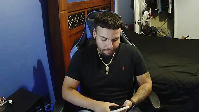 Snapshot of MasterKvn chatting on October 2025 04:35:02 AM MasterKvn online show from October 2025 04:35:02 AM