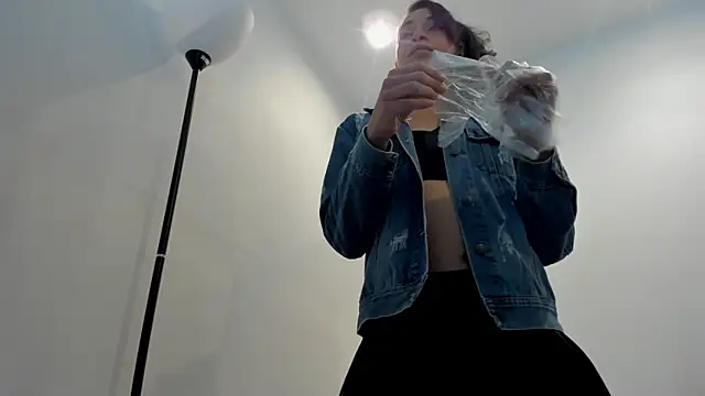 karla bertulucci online show from March 2025 03:54:01 AM