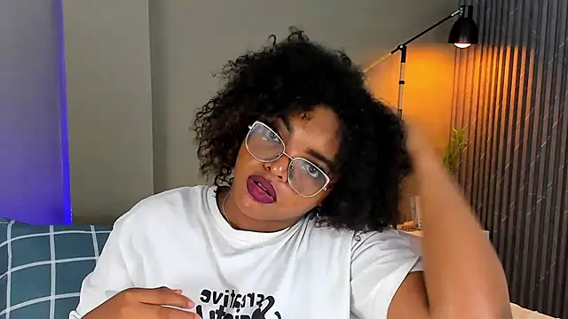 conielaurenth online show from January 2025 11:52:02 PM