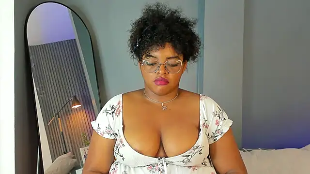 conielaurenth online show from January 2025 02:48:01 AM