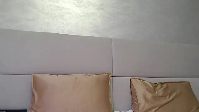 Snapshot of MiaRie chatting on November 2025 03:55:02 PM MiaRie online show from November 2025 03:55:02 PM