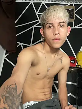 migueyalejo teens online show from November 2025 03:39:02 AM