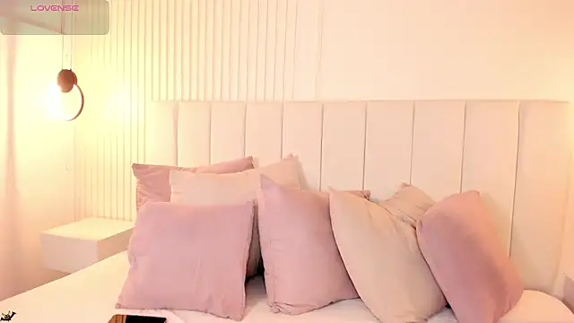 natali henao online show from November 2025 09:59:01 PM