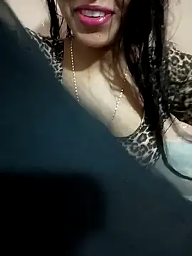 Snapshot of Sania-Love chatting on February 2025 06:41:01 AM Sania-Love online show from February 2025 06:41:01 AM