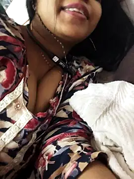 Snapshot of Sania-Love chatting on February 2025 09:11:02 PM Sania-Love online show from February 2025 09:11:02 PM