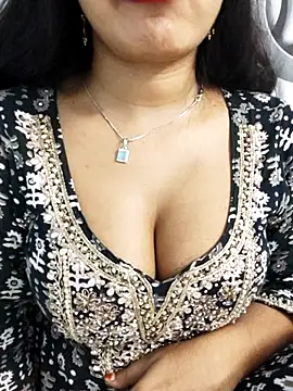 Snapshot of Sania-Love chatting on October 2025 10:32:02 PM Sania-Love online show from October 2025 10:32:02 PM