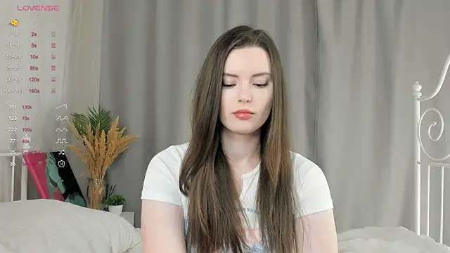 Snapshot of LoraDevon chatting on February 2025 07:27:02 PM LoraDevon online show from February 2025 07:27:02 PM