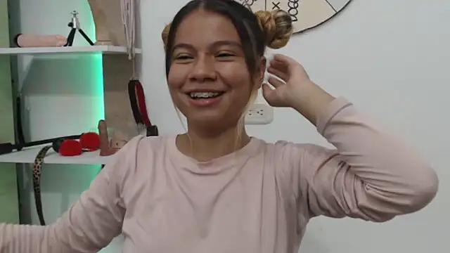 Naomi991 online show from September 2025 08:34:02 PM