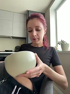 Snapshot of Kathleen_Meow chatting on June 2026 07:00:01 AM Kathleen Meow online show from June 2026 07:00:01 AM
