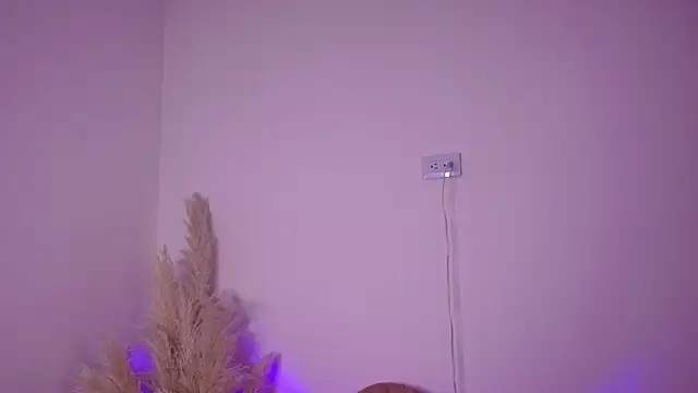 AngelaWhitte  online show from February 2025 01:45:01 AM